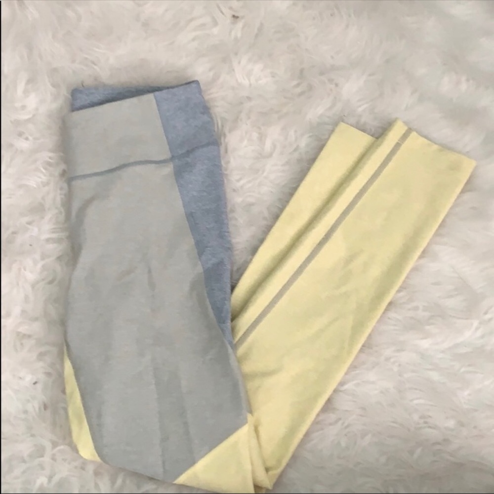 Outdoor voices 2 toned spring leggings - Picture 3 of 3